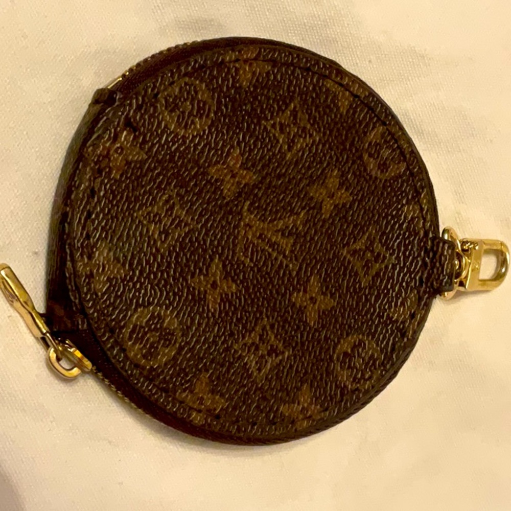 AUTHENTIC LOUIS VUITTON coin purse